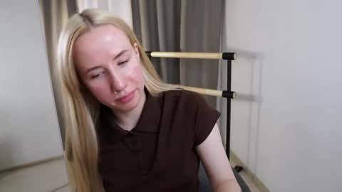 Snapshot of cassie_kelman chatting on November 3, 9:05 pm Cassie online show from November 3, 9:05 pm