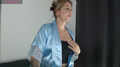 Snapshot of cassie_klein11 chatting on November 11, 9:37 pm Susana independent model online show from November 11, 9:37 pm