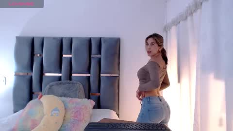 Snapshot of cassie_klein11 chatting on December 15, 7:07 pm Susana independent model online show from December 15, 7:07 pm