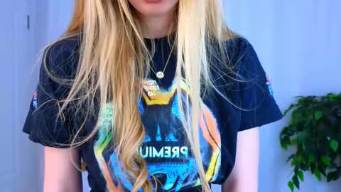 Hello my name is Cassie and my friend Nilo is also here online show from February 27, 12:45 pm