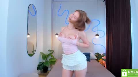 Snapshot of cassie_palmer chatting on July 31, 7:52 am Hello my name is Cassie and my friend Nilo is also here online show from July 31, 7:52 am