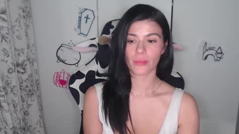 cassiealvarez online show from October 7, 4:53 am