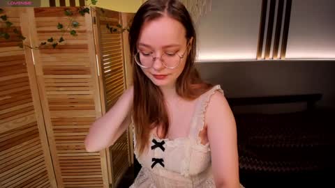 Snapshot of cassiecool chatting on December 11, 8:50 pm assie online show from December 11, 8:50 pm