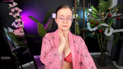 Snapshot of cassiecool chatting on January 1, 8:47 pm assie online show from January 1, 8:47 pm