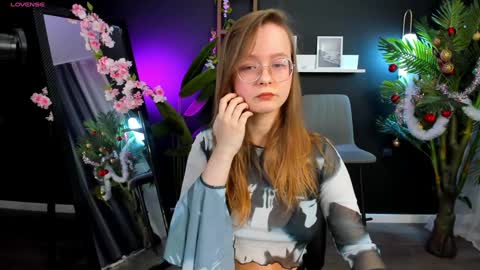 Snapshot of cassiecool chatting on January 7, 8:42 pm assie online show from January 7, 8:42 pm