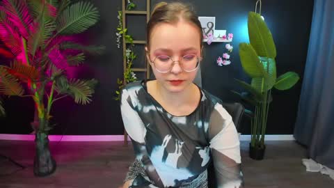 Snapshot of cassiecool chatting on January 18, 11:33 pm assie online show from January 18, 11:33 pm