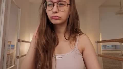 Snapshot of cassiecool chatting on October 16, 12:17 pm assie online show from October 16, 12:17 pm