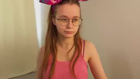 Snapshot of cassiecool chatting on October 17, 12:19 pm assie online show from October 17, 12:19 pm