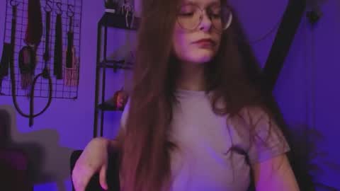 Snapshot of cassiecool chatting on October 19, 12:17 pm assie online show from October 19, 12:17 pm