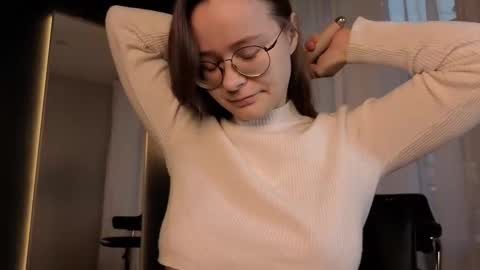 Snapshot of cassiecool chatting on November 13, 12:37 pm assie online show from November 13, 12:37 pm