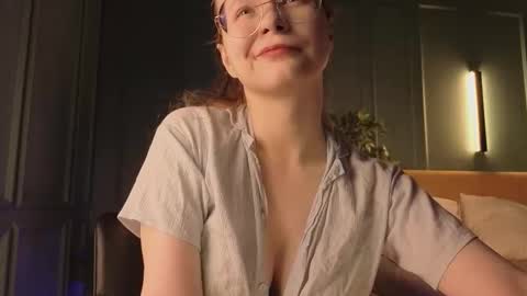 Snapshot of cassiecool chatting on December 3, 12:47 pm assie online show from December 3, 12:47 pm