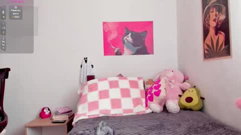 Snapshot of cassiee_love chatting on December 5, 12:55 pm cassiee_love online show from December 5, 12:55 pm