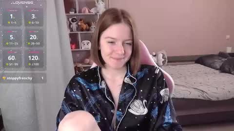 Snapshot of cassiejuice chatting on November 4, 2:43 am Cassie online show from November 4, 2:43 am