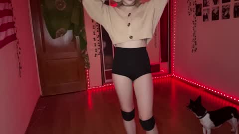 Cassie online show from April 18, 7:58 pm