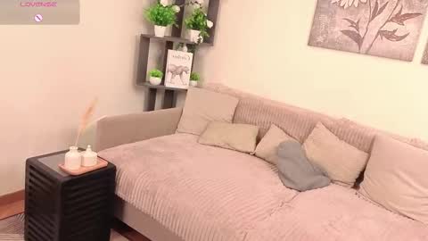 Mary online show from February 12, 3:18 pm