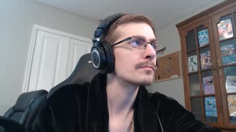 casuallycorrupt online show from December 21, 10:33 am