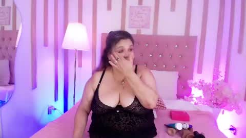 Snapshot of cat_wild chatting on July 9, 8:57 pm Marce online show from July 9, 8:57 pm