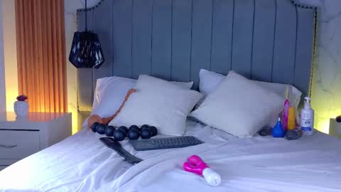 Dani   online show from March 19, 5:50 pm