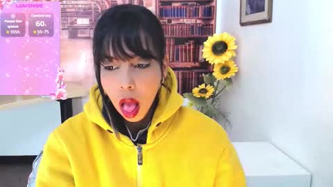 Queen Catalella online show from October 17, 3:20 am