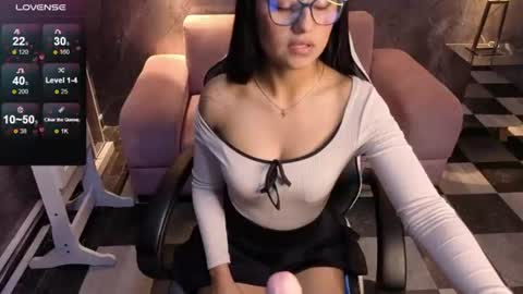 catalella_little_b online show from June 10, 7:46 pm