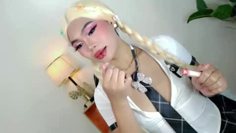 Snapshot of catalenax chatting on November 16, 4:12 pm CatalenaX online show from November 16, 4:12 pm