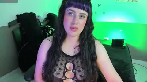 Snapshot of cataleya_blare chatting on May 3, 1:44 am LUU online show from May 3, 1:44 am