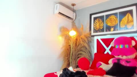 Snapshot of cataleyah_0726 chatting on February 15, 4:56 pm cata online show from February 15, 4:56 pm