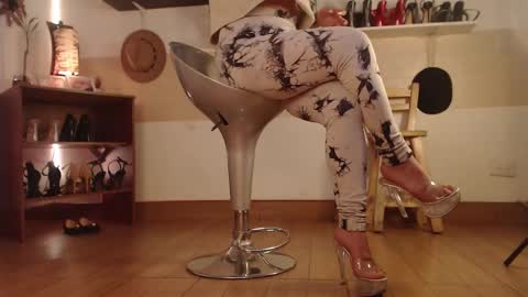 Snapshot of catalina_bruce2 chatting on October 8, 1:14 am Catalina bruce2 online show from October 8, 1:14 am