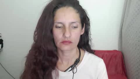 Snapshot of catalina_duran1 chatting on February 5, 4:17 am catalina online show from February 5, 4:17 am