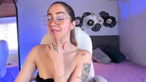 Catalina online show from March 8, 3:24 pm