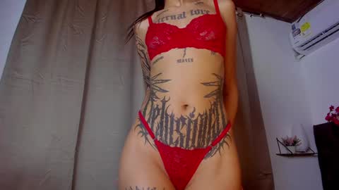 Snapshot of catalina_llanos chatting on December 7, 2:35 pm Catalina 3 online show from December 7, 2:35 pm