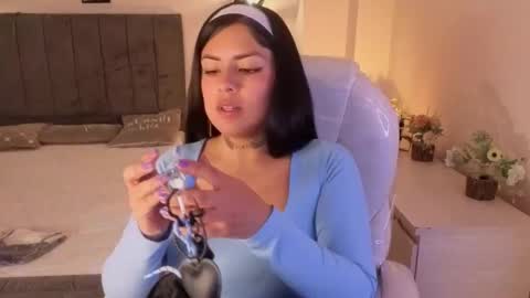 Catalina online show from November 16, 3:12 am