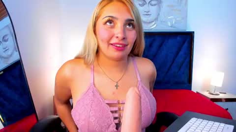catalina_osorio online show from April 29, 5:30 pm