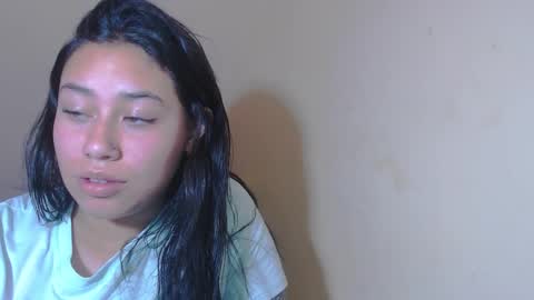 Snapshot of catalina_saenz19 chatting on October 2, 12:06 am Catalina Saenz online show from October 2, 12:06 am