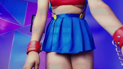 Catalina online show from April 4, 8:39 pm