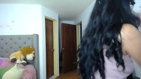 catalinahounn online show from March 3, 9:59 pm