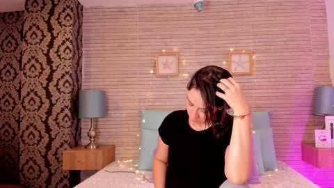 Snapshot of catalinnathompson chatting on December 19, 11:50 am CatalinnaThompson online show from December 19, 11:50 am