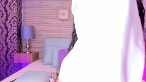 Snapshot of catalinnathompson chatting on December 24, 12:00 pm CatalinnaThompson online show from December 24, 12:00 pm