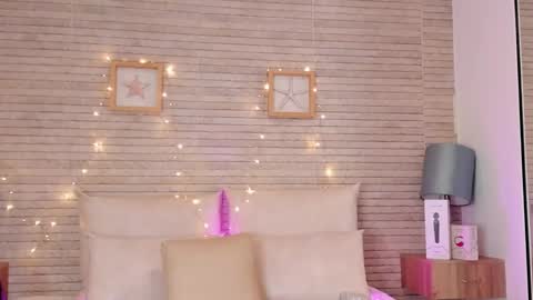 Snapshot of catalinnathompson chatting on March 9, 6:21 pm CatalinnaThompson online show from March 9, 6:21 pm