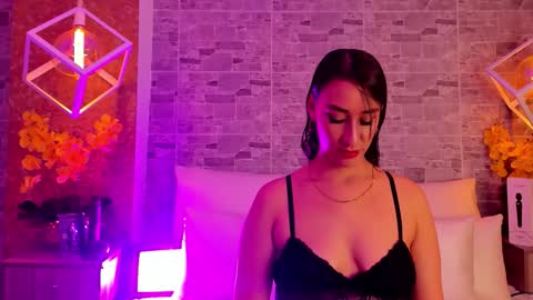 CatalinnaThompson online show from November 6, 12:06 pm