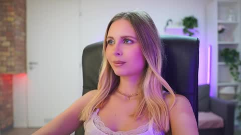 catecrago  online show from February 4, 2:01 pm