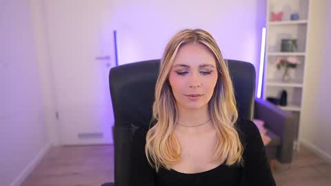 catecrago  online show from April 2, 8:01 am