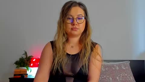 Snapshot of caterinnakat chatting on February 5, 10:30 am Kat online show from February 5, 10:30 am