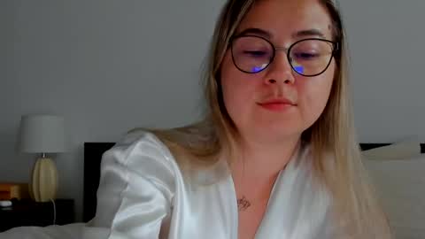 Snapshot of caterinnakat chatting on July 3, 12:44 pm Kat online show from July 3, 12:44 pm