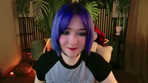 Snapshot of catharinejones chatting on June 5, 10:21 am KettieHi My name is Katie I love drawing and I can play the guitar. And love dancing online show from June 5, 10:21 am