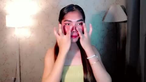 Snapshot of catherine_365 chatting on October 21, 7:14 pm catherine_365 online show from October 21, 7:14 pm