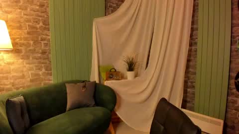 Catherine online show from April 29, 8:26 pm