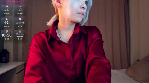 Mia online show from March 4, 11:16 am