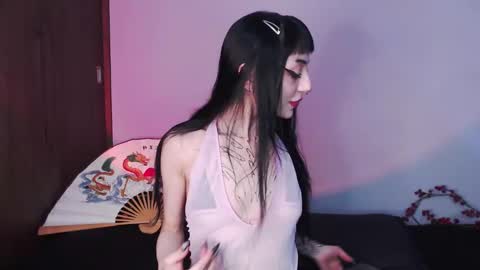 Snapshot of cati_petite chatting on January 11, 9:04 am Cati help me reach my goal of 100 thumbs up again 3 online show from January 11, 9:04 am