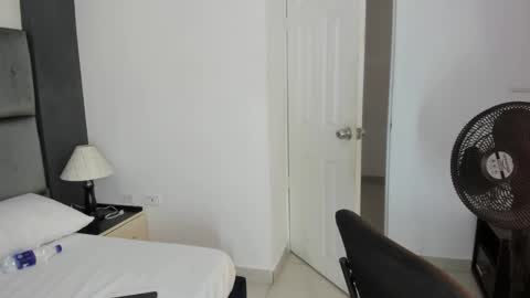 Catleya online show from December 14, 12:32 pm